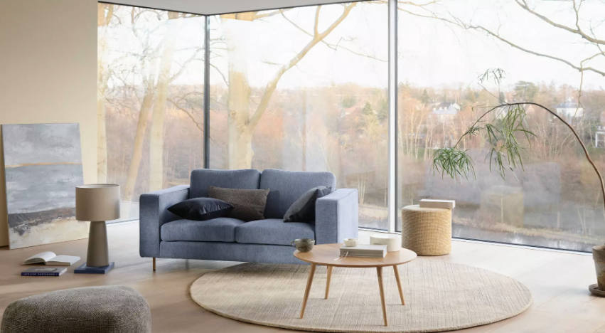 Mała sofa Modena – dlaczego kompaktowy design staje się nowym symbolem luksusu?